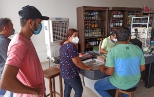 Em Santo Antônio dos Lopes prefeitura continua orientando comerciantes no combate a pandemia.